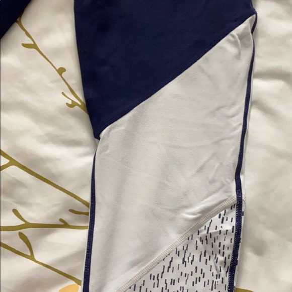 Fabletics leggings. - Picture 3 of 5